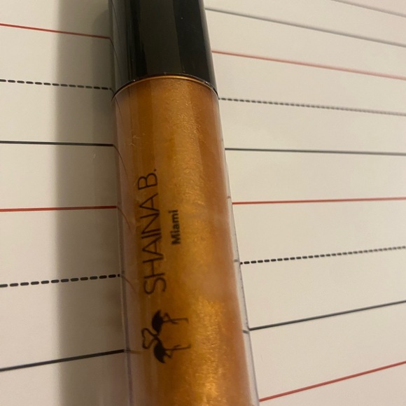 Shaina B Miami Flamingo liquid highlighter shade nude beach - Picture 5 of 5